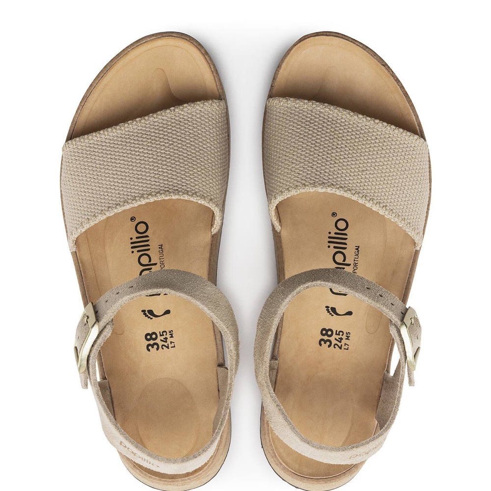 Birkenstock Sandals- Size 38 Gold Buckle- Papillo Glenda NWOT. Color sandcastle